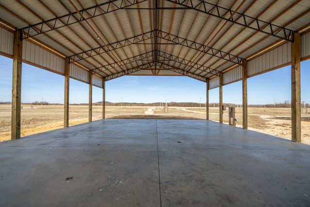 235 Hardin Bottom River Rd, Clifton, TN 38425