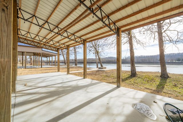 235 Hardin Bottom River Rd, Clifton, TN 38425