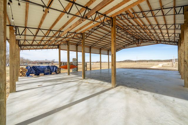 235 Hardin Bottom River Rd, Clifton, TN 38425