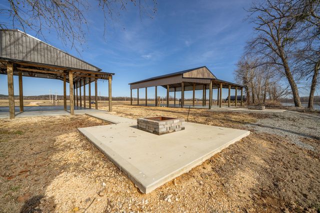 235 Hardin Bottom River Rd, Clifton, TN 38425