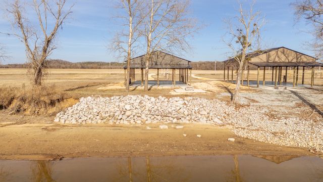 235 Hardin Bottom River Rd, Clifton, TN 38425