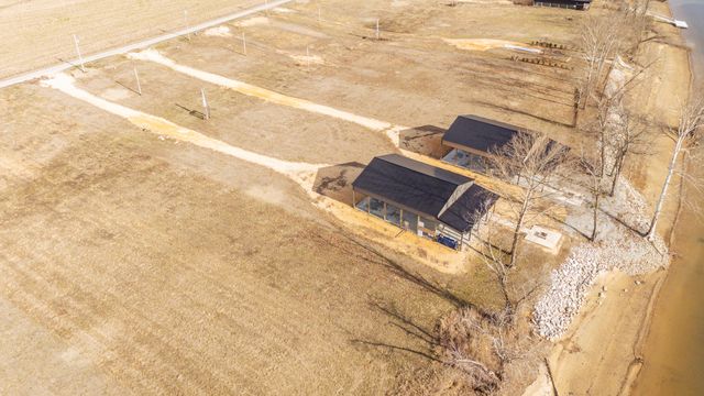 235 Hardin Bottom River Rd, Clifton, TN 38425