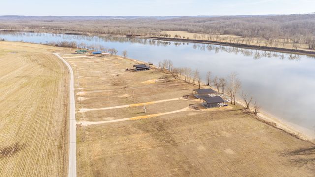 235 Hardin Bottom River Rd, Clifton, TN 38425