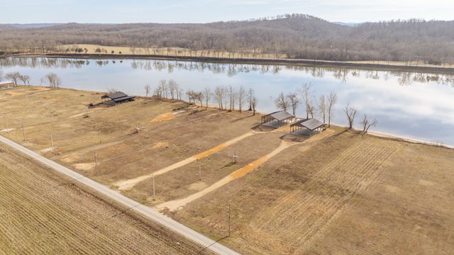 235 Hardin Bottom River Rd, Clifton, TN 38425