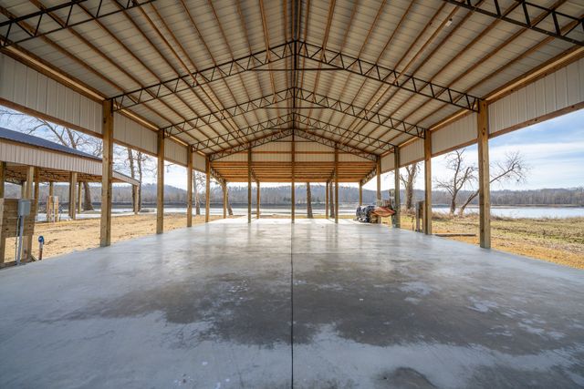 235 Hardin Bottom River Rd, Clifton, TN 38425