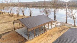 235 Hardin Bottom River Rd, Clifton, TN 38425