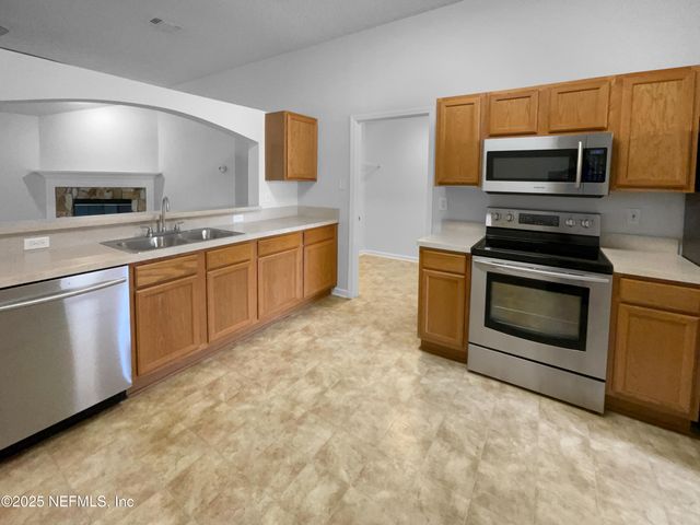 2884 DECIDELY Street, Green Cove Springs, FL 32043
