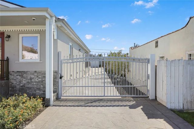 1362 Linden, Glendale, CA 91201