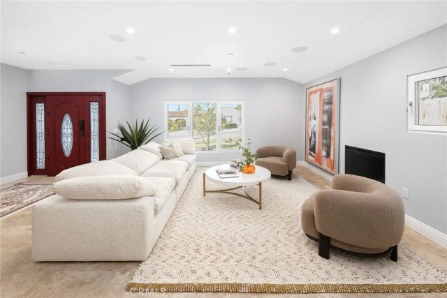 1362 Linden, Glendale, CA 91201