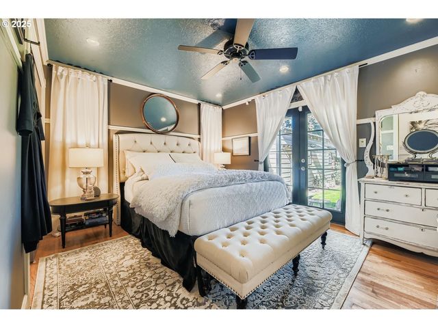 10311 Ne RUSSELL Ct, Portland, OR 97220