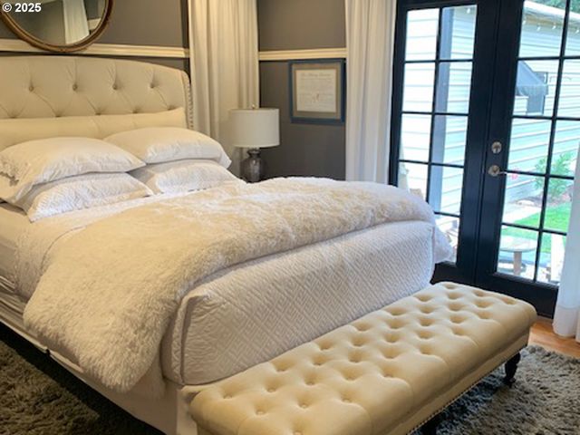 10311 Ne RUSSELL Ct, Portland, OR 97220