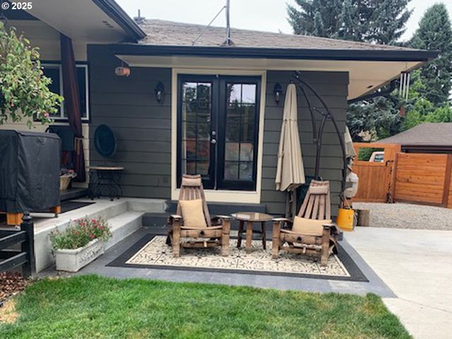 10311 Ne RUSSELL Ct, Portland, OR 97220