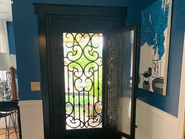 10311 Ne RUSSELL Ct, Portland, OR 97220