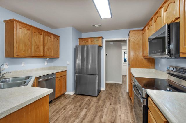 1906 Round Table, New Braunfels, TX 78130