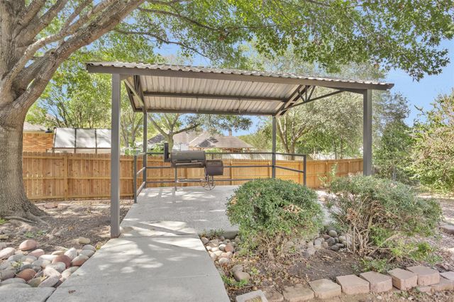 1906 Round Table, New Braunfels, TX 78130