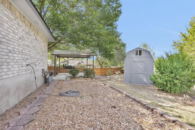 1906 Round Table, New Braunfels, TX 78130