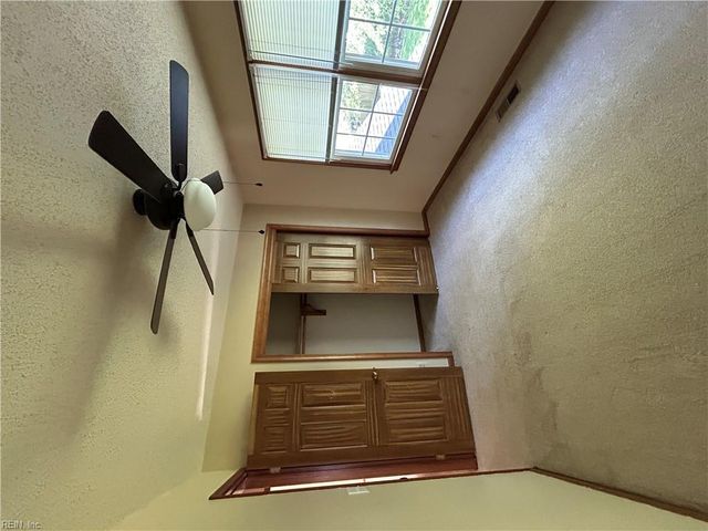 548 Currituck DR, Chesapeake, VA 23322