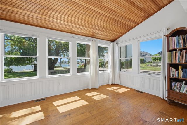 6 Hopkins Street, Stonington, CT 06378