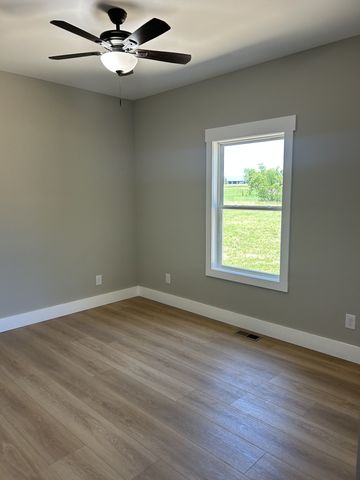 1106 Baker Ln, Lawrenceburg, TN 38464