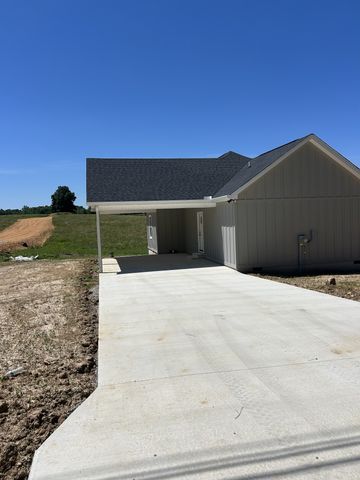 1106 Baker Ln, Lawrenceburg, TN 38464