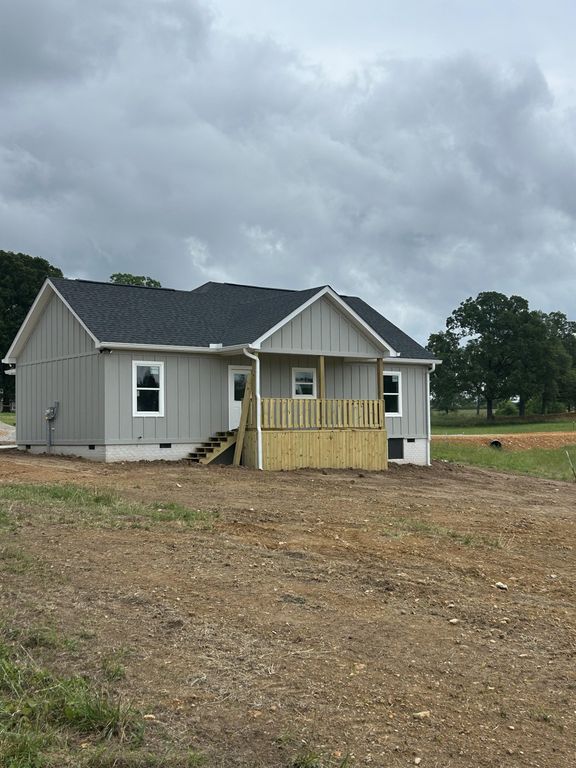 1106 Baker Ln, Lawrenceburg, TN 38464