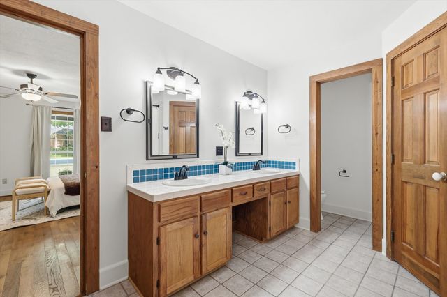 613 Evergreen Drive, Hurst, TX 76054