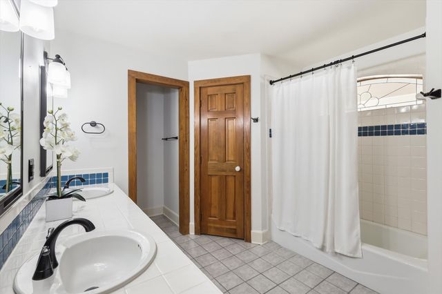 613 Evergreen Drive, Hurst, TX 76054