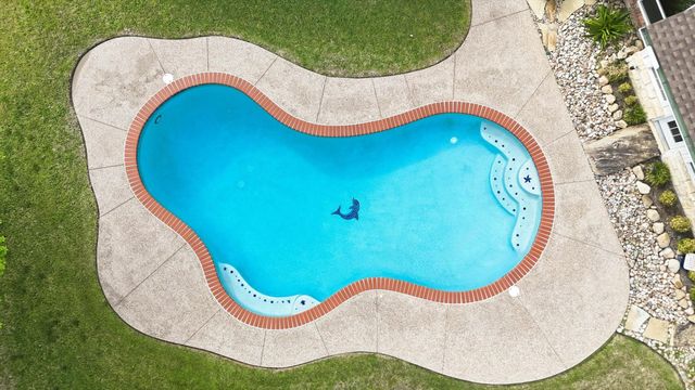 613 Evergreen Drive, Hurst, TX 76054