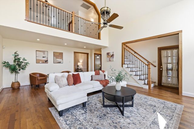 613 Evergreen Drive, Hurst, TX 76054