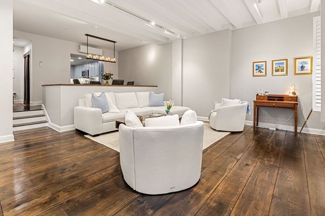 48 Beacon St 1R, Boston, MA 02108