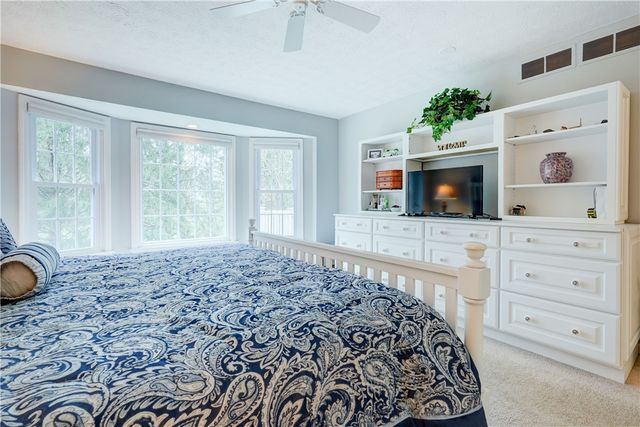 89 Creek Ridge, Pittsford, NY 14534
