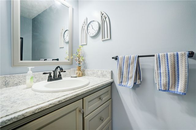 89 Creek Ridge, Pittsford, NY 14534