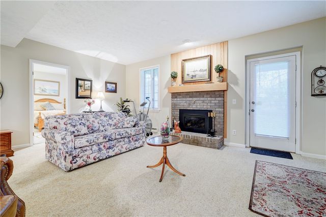 89 Creek Ridge, Pittsford, NY 14534