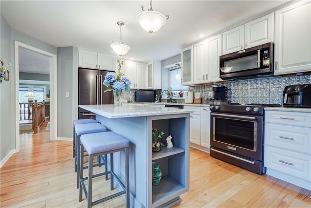 89 Creek Ridge, Pittsford, NY 14534
