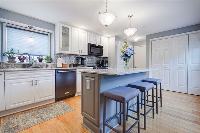89 Creek Ridge, Pittsford, NY 14534
