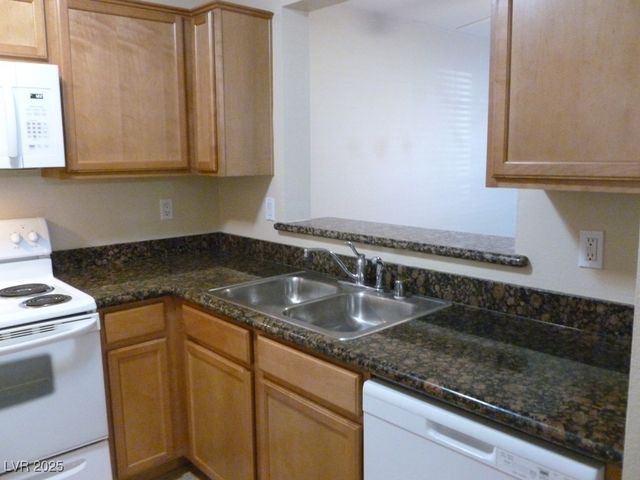 7631 Tackle Drive 108, Las Vegas, NV 89128