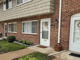 10566 Carroll Wood Way, St Louis, MO 63128