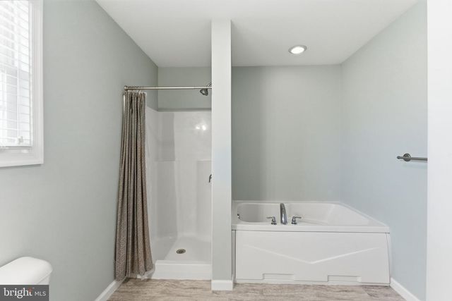 140 BASIN DR, Inwood, WV 25428