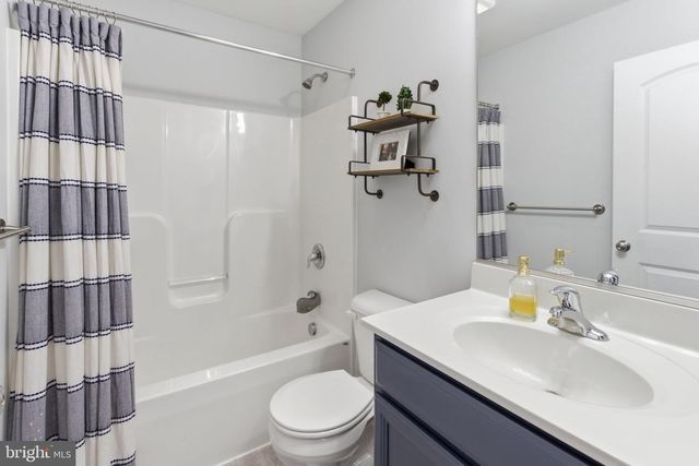 140 BASIN DR, Inwood, WV 25428