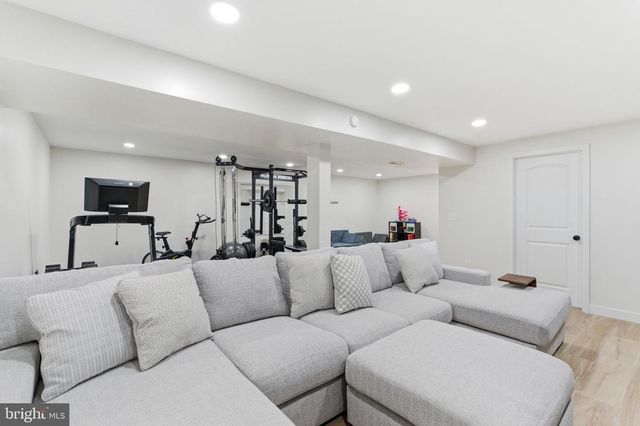 140 BASIN DR, Inwood, WV 25428