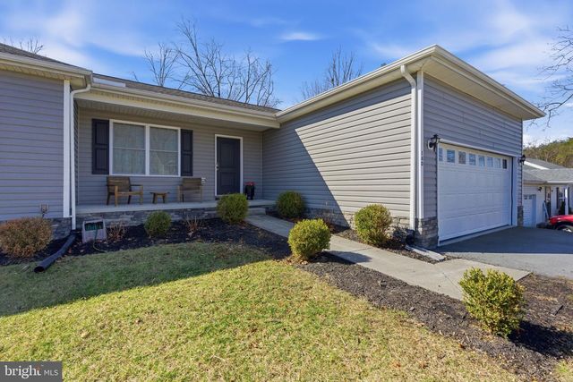 140 BASIN DR, Inwood, WV 25428