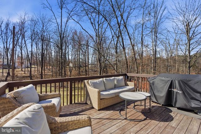 140 BASIN DR, Inwood, WV 25428