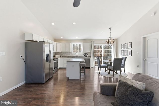 140 BASIN DR, Inwood, WV 25428