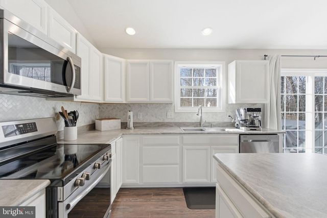 140 BASIN DR, Inwood, WV 25428