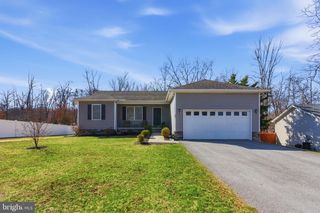 140 BASIN DR, Inwood, WV 25428