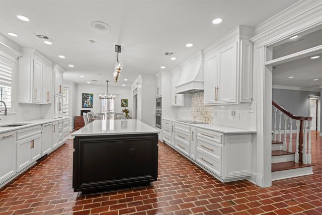 107 Talbot Dr, Houma, LA 70360