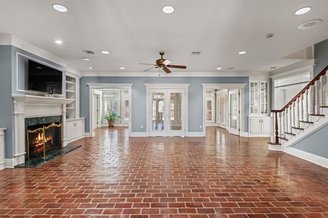 107 Talbot Dr, Houma, LA 70360