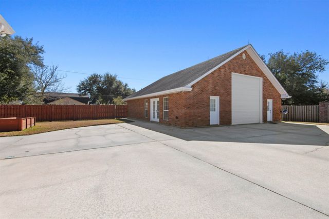 107 Talbot Dr, Houma, LA 70360