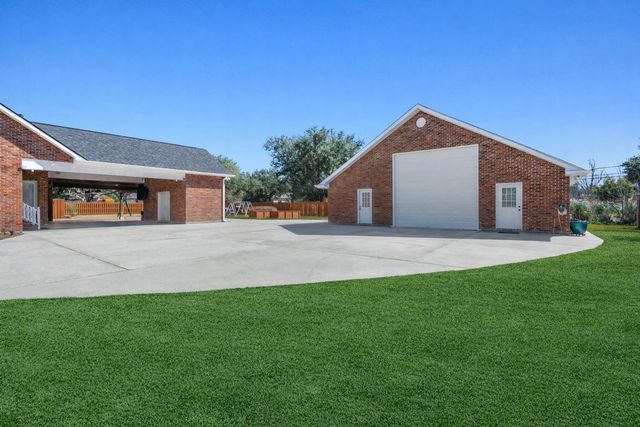 107 Talbot Dr, Houma, LA 70360