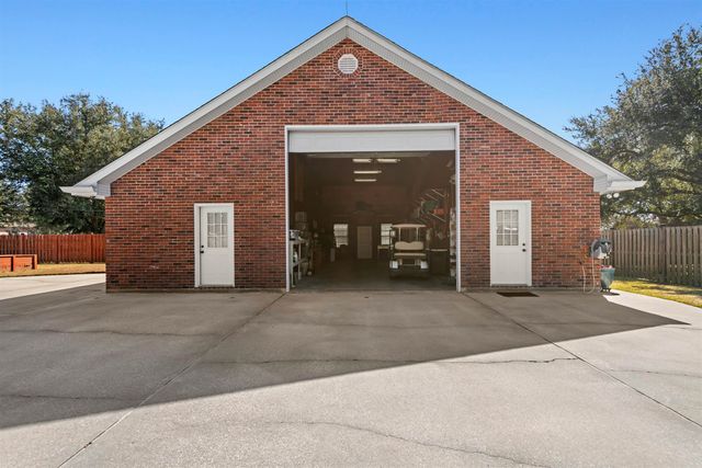 107 Talbot Dr, Houma, LA 70360